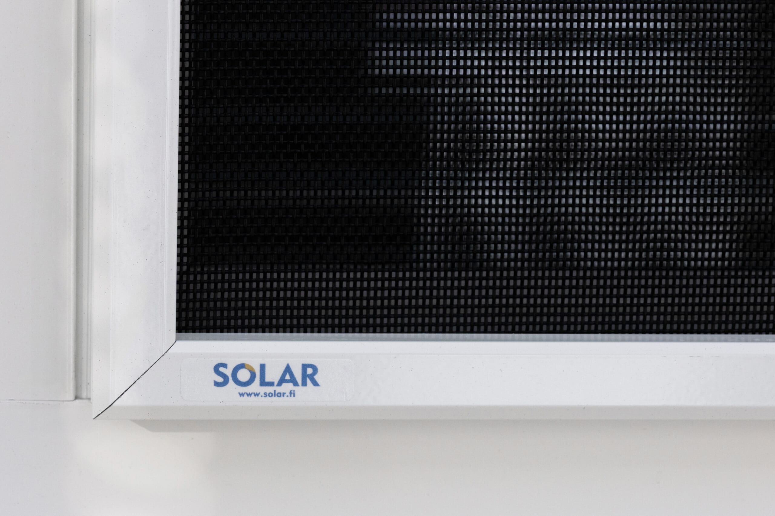 Extravahva hyttyssuoja lähikuvassa