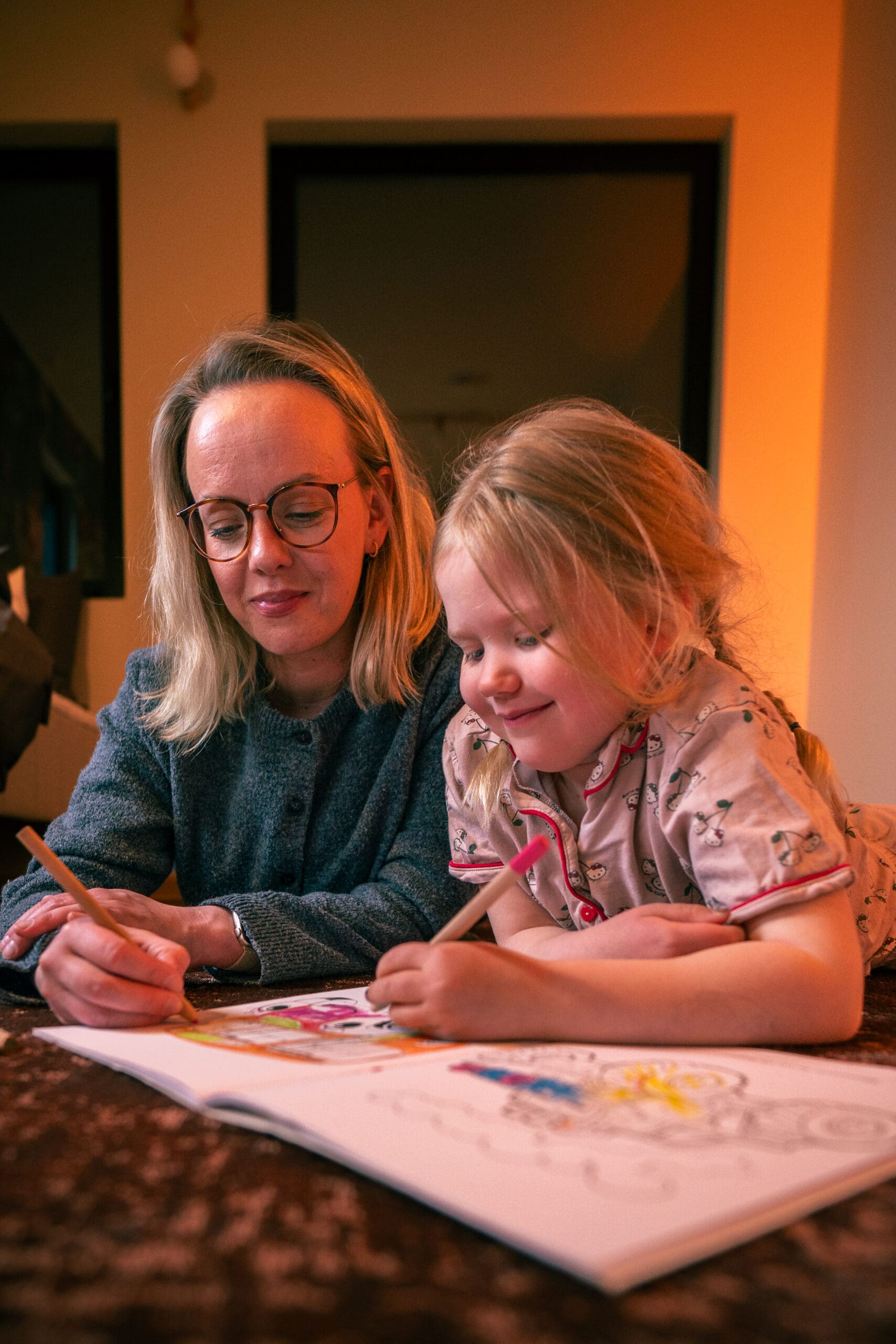 Rauhallinen lapsiperheen ilta pimennyskaihtimen ansiosta