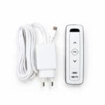 eMoon kaukosäädin ja laturi